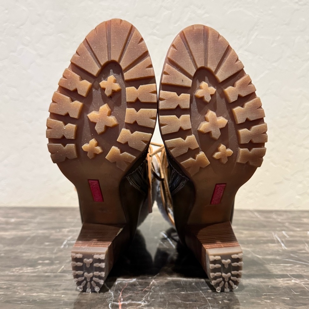 Pikolinos Siena Faux Fur Trimmed Heeled Leather Ankle Boots - Picture 11 of 12
